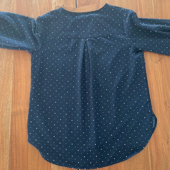 Banana Republic Factory Women's Navy with White Polka Dot Blouse; Size Small - Picture 5 of 5